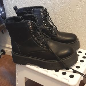 Ardene platform combat boots size 7